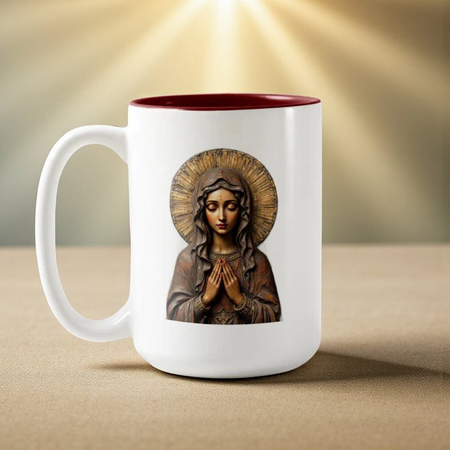 Carved Devotion  Wooden Mary Zweifarbige Tasse (Von Creator hochgeladen)