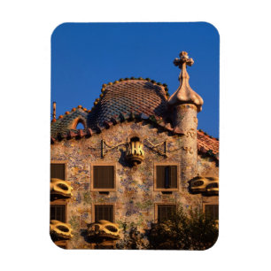 Casa Batilo, Gaudi Architecture, Barcelona, Magnet