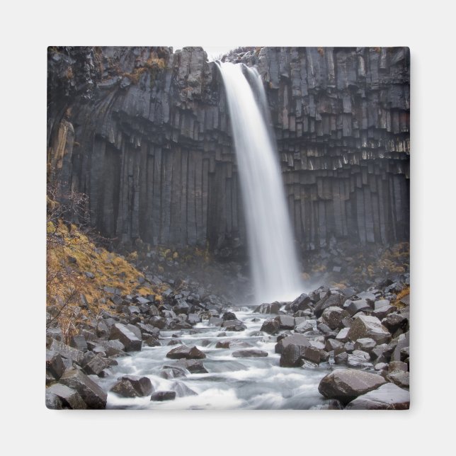 Cascade de Svartifoss en Islande Aimant carré (Devant)