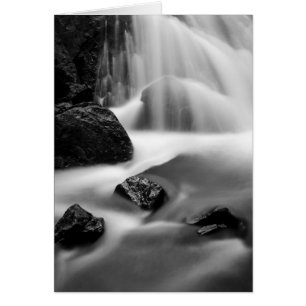Cascade en noir et blanc, Californie