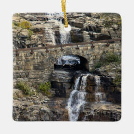 Cascading Through Stone Keramikornament