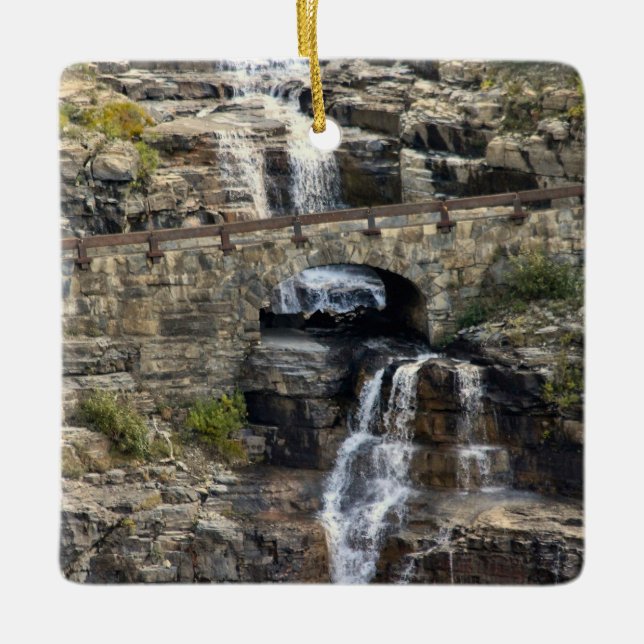 Cascading Through Stone Keramikornament (Vorderseite)