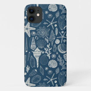 Coques de mer sur bleu foncé