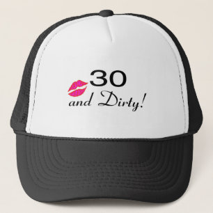 Casquette 30 et lèvres sales
