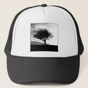 Casquette Aubépine de Glastonbury. Arbre. Noir et blanc.