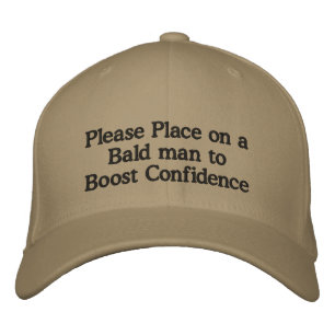 Casquette Brodée S'il vous plaît, placez-vous sur un homme chauve p