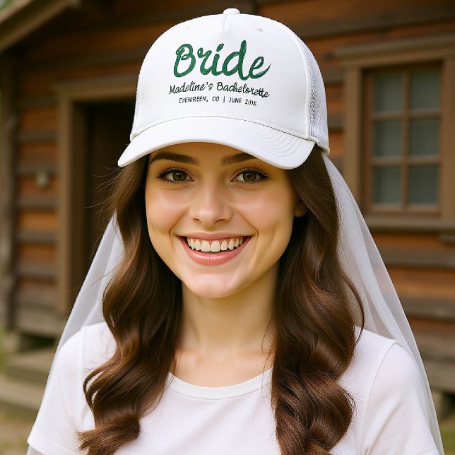 Casquette Camp Bachelorette Écriture main verte (camp bachelorette bride trucker hat handwriting hand written camping glamping hiking bach)