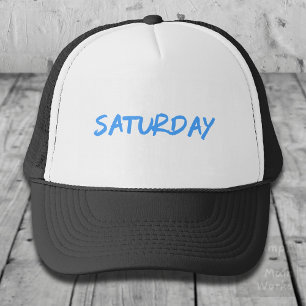 Casquette Conception de lettrage ‘Saturday’ en bleu ciel