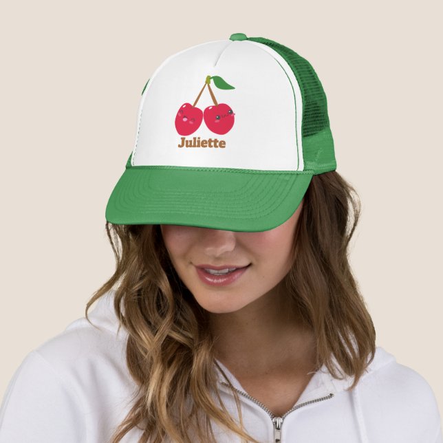 Casquette Cute Kawaii cerise personnalisée (En situation)