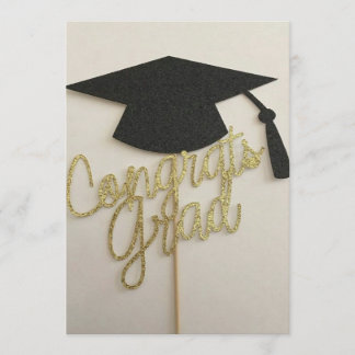 Casquette et félicitations diplômés sur invitation