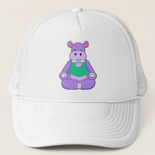 Casquette Hippo au Yoga en position assise