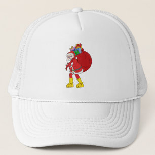 Casquette Le Père Noël porte de grosses bottes jaunes
