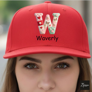 Casquette Lettre initiale W brodée en patchwork pour la nurs