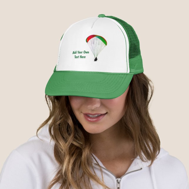 Casquette Logo Paraglider avec texte personnalisable sur un (En situation)