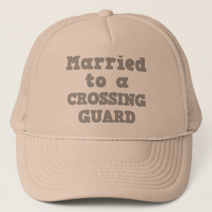 CASQUETTE MARIÉ À UNE GARDE DE PASSAGE