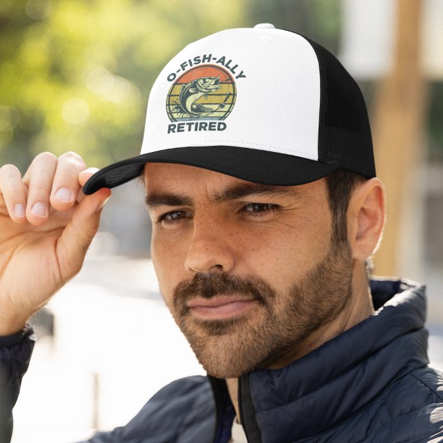 Casquette Ofishally Retired Funny Fishing (Créateur téléchargé)