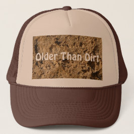 Casquette plus âgé que droit
