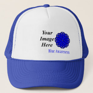 Casquette Ruban de fleurs bleues Modèle par Kenneth Yoncich