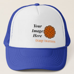 Casquette Ruban de fleurs orange Modèle par Kenneth Yoncich