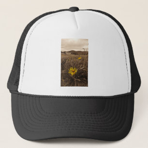 Casquette Sepia tone fleurs sauvages jaunes
