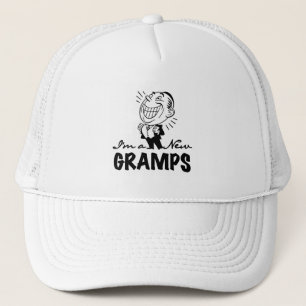 Casquette T-shirts et cadeaux souriants de nouveaux groupes