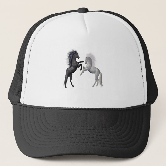 Casquette Un cheval noir et blanc qui se bat (Devant)