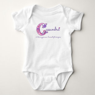 Cassandra-Name bedeutet Buchstabe C Monogramm Baby Strampler