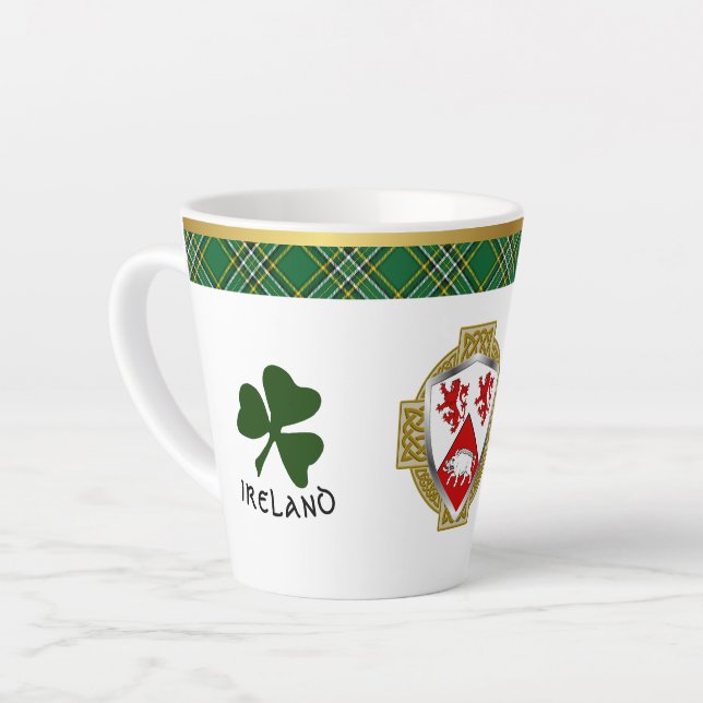 Cassidy Irish Shield & Tartan Personalisiert Milchtasse (Linke Ecke)