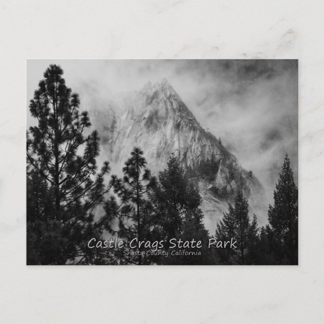 Castle Crags Moody Black and White Postkarte (Vorderseite)