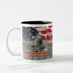 Cat Adoptiere Veteran für lebenslange Freundschaft Zweifarbige Tasse