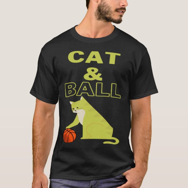 Cat and Ball cat holding a basketball with its paw T-Shirt (Vorderseite)