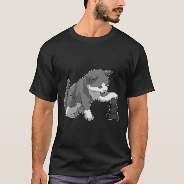 Cat at Chess with Chess piece Bishop T-Shirt (Vorderseite)
