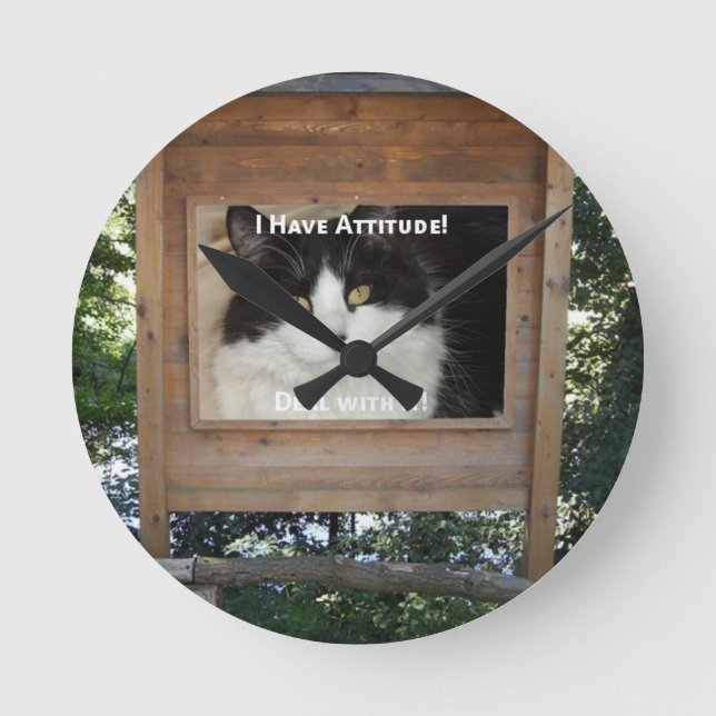 Cat Attitude Runde Wanduhr (Vorderseite)