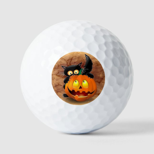 Cat Fun Halloween Charakter beißt einen Kürbis Golfball (Vorderseite)