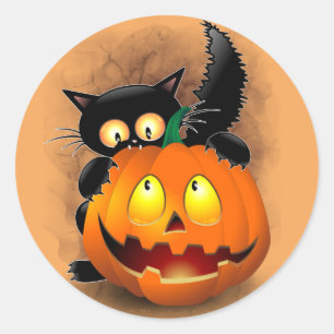 Cat Fun Halloween Charakter beißt einen Kürbis Runder Aufkleber