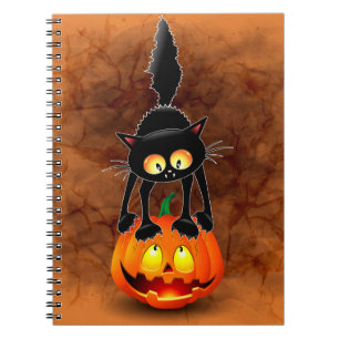 Cat Halloween erschreckter Cartoon auf Kürbiskröte Notizblock