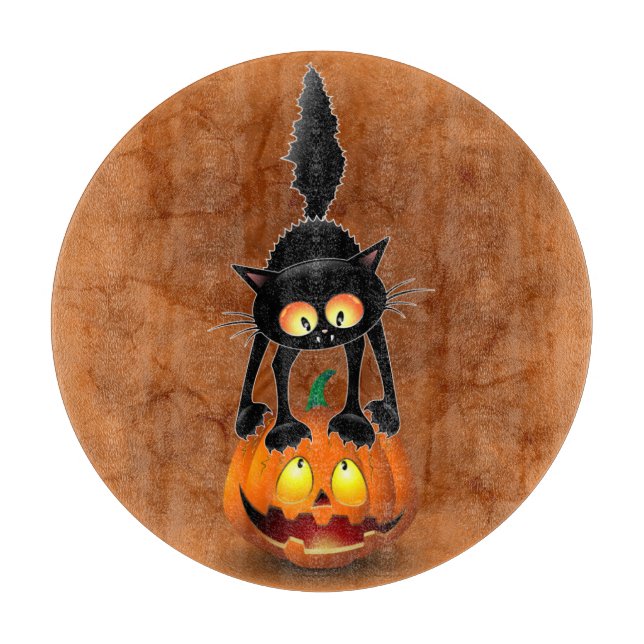 Cat Halloween erschreckter Cartoon auf Kürbiskröte Schneidebrett (Vorderseite)