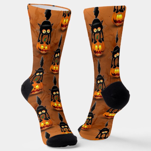 Cat Halloween erschreckter Cartoon auf Kürbiskröte Socken (Gewinkelt)