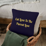 Cat Liebe Reinst Personalisiert Niedlich Funny Nav Kissen<br><div class="desc">Das "Cat Liebe Purest Personalisierte Niedliche Zitate Navy Blue Throw Kissen" sorgt für ein noch besseres Dekor. Dieses charmante Kissen ist perfekt für Katzenliebhaber und bringt Spaß und Wärme in jeden Raum. Gemütlicher und stilvoller Stil, ein Muss für jeden Liebhaber der Feline. Jetzt shoppen! Verwenden Sie das Design-Tool, um Ihren...</div>
