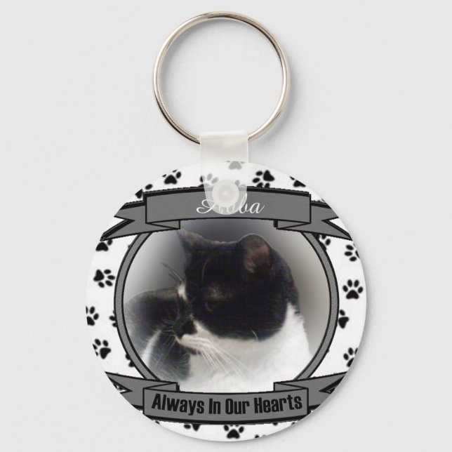 Cat Memorial immer in unseren Herzen Schlüsselanhänger (Vorderseite)