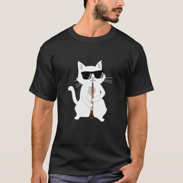 Cat Playing Oboe  T-Shirt (Vorderseite)