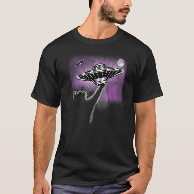 Cat Playing With UFO Space Aliens bCute Cat T-Shirt (Vorderseite)