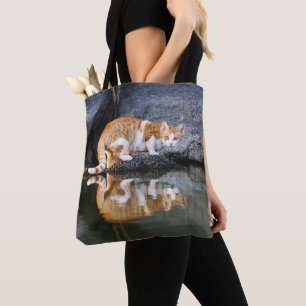 Cat Reflection Pond Water Funny Foto - on Tasche
