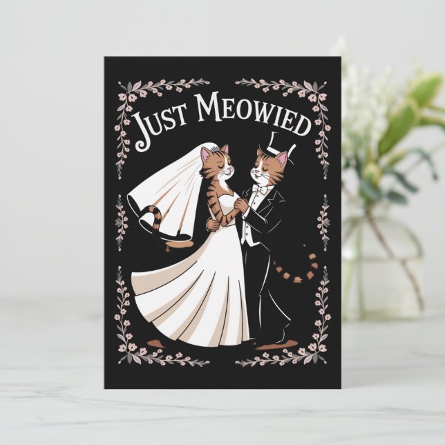 Cat Royal Wedding Funny Just Married Paares Tanz Einladung (Stehend Vorderseite)
