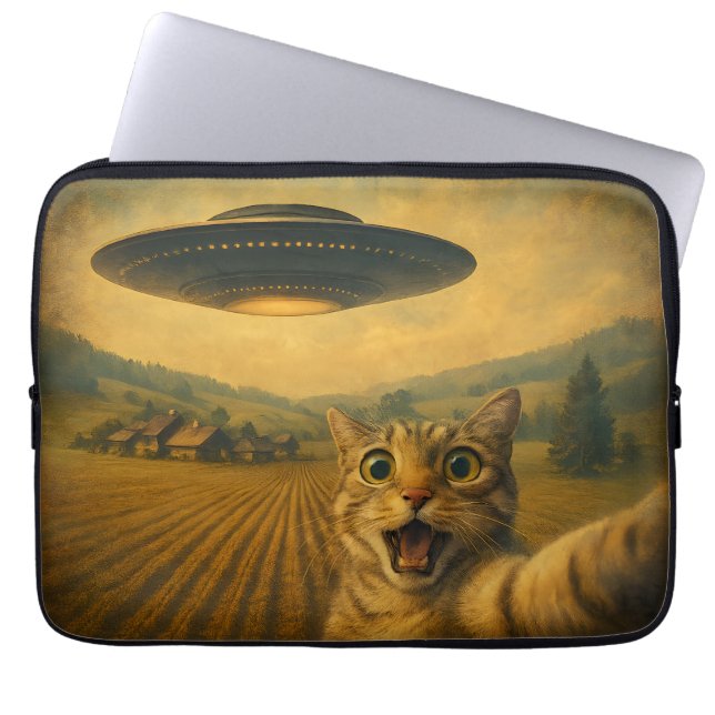 Cat Selfie mit Alien UFO Funny Cat Geschenke Laptopschutzhülle (Vorderseite)