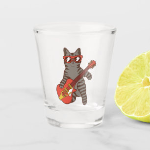 Cat Wearing Sonnenbrillen Gitarre spielen Schnapsglas