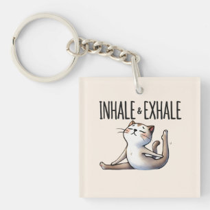 Cat Yoga Pose - Inhalieren und Ausatmen Schlüsselanhänger