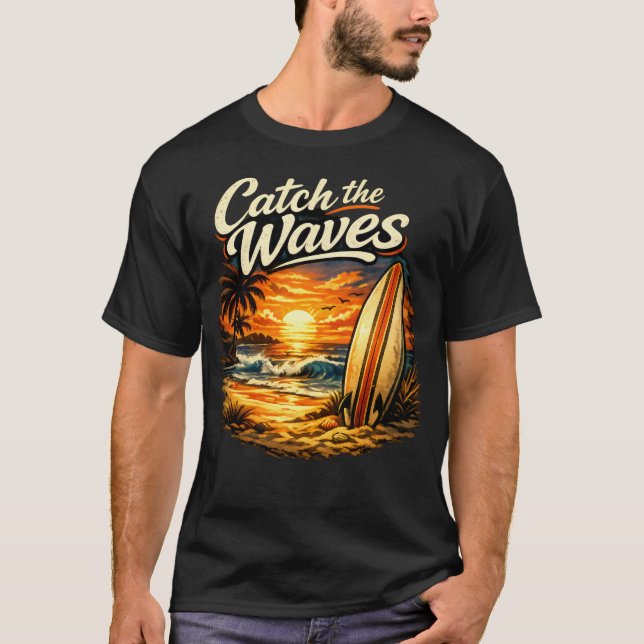 Catch the Waves Sunset Surf Tee (Vorderseite)