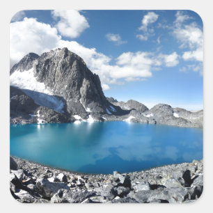 Catherine- und Banner Peak-See - Sierra Nevada Quadratischer Aufkleber