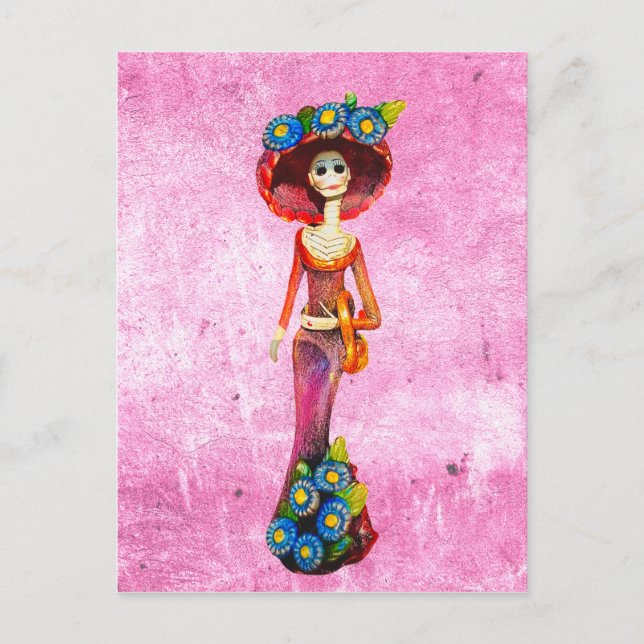 Catrina W/Red Dress & Blumen auf rosa gewaschen Postkarte (Vorderseite)